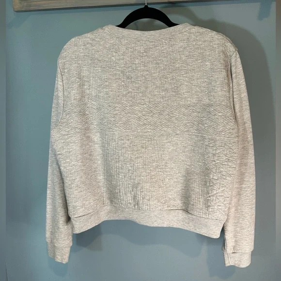 H&M Textured Crewneck Sweatshirt in Heather Grey - Picture 2 of 9